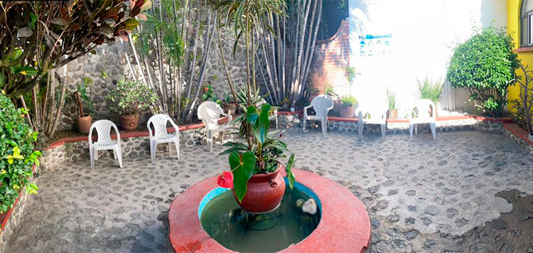 Clinica de Adicciones con jardines